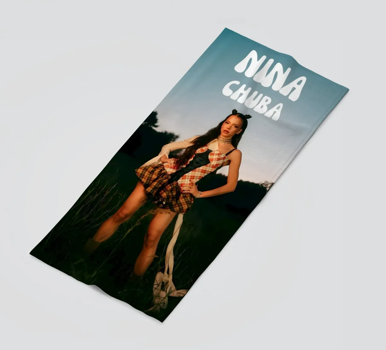 Nina Chuba V2 beach towel by vintage