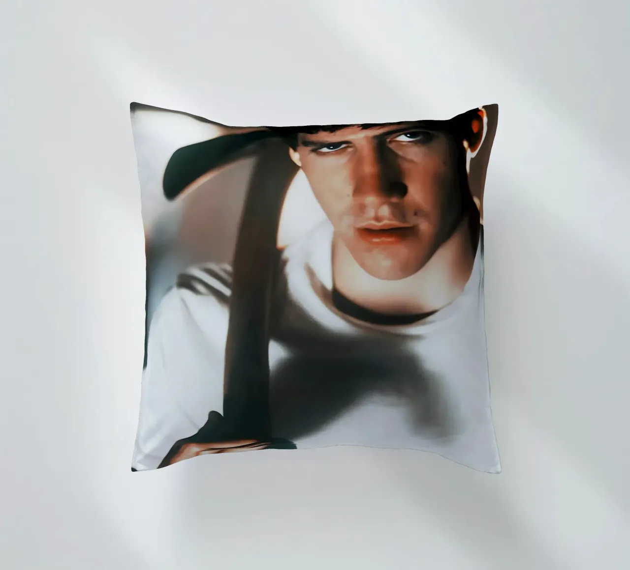 young man coussin de Low poly art