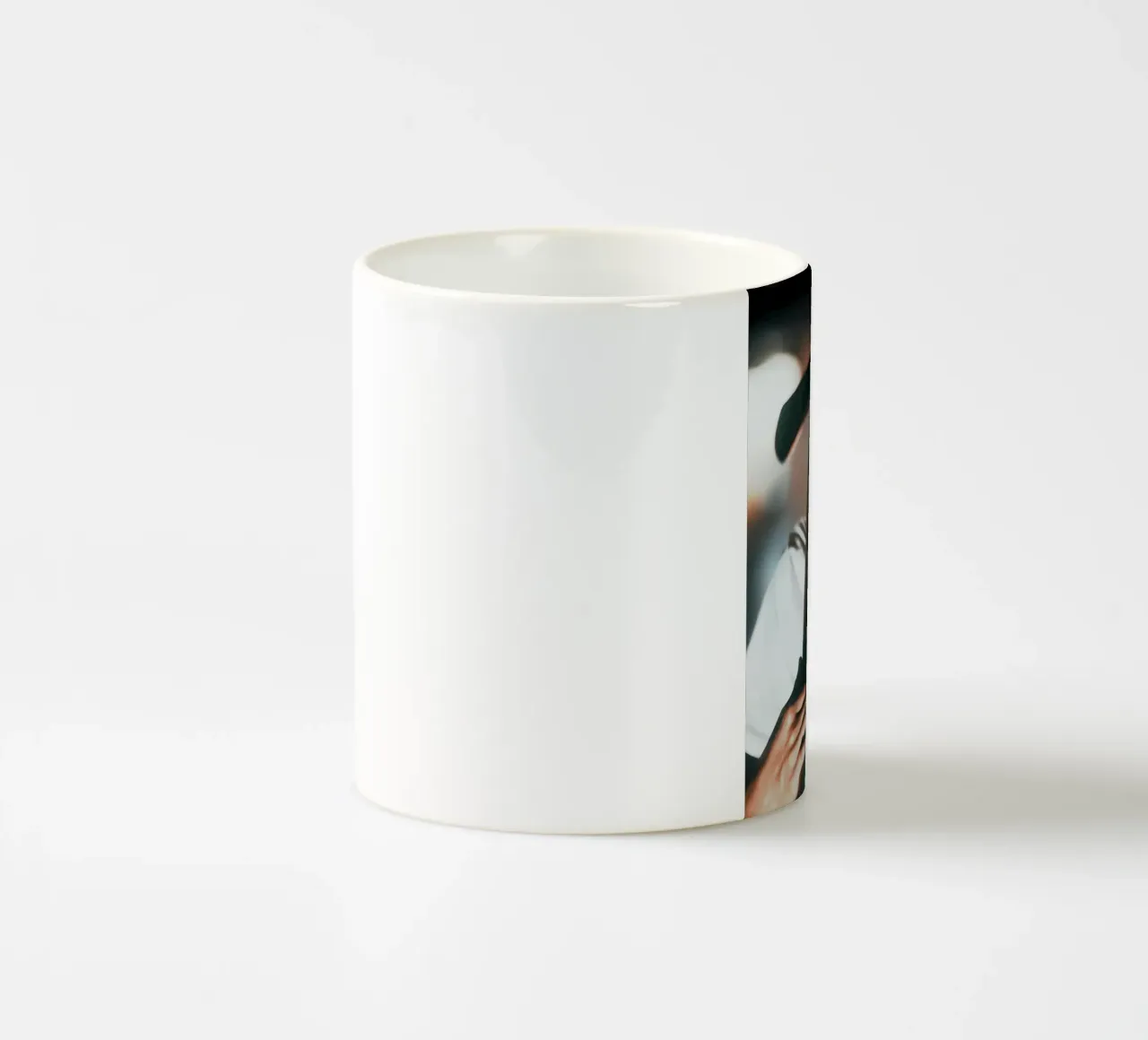 young man tazza in ceramica da Low poly art