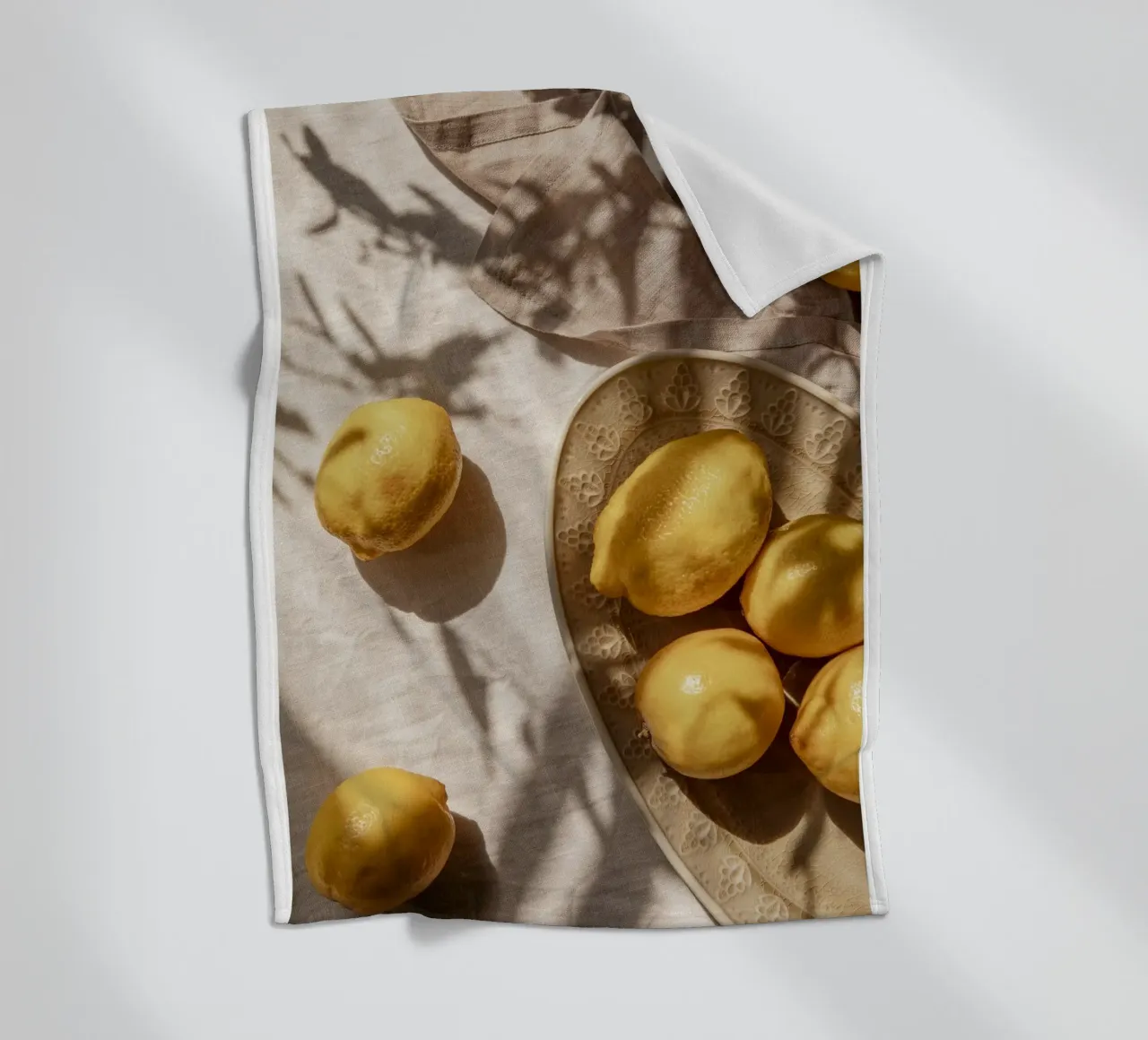 limoni frutta coperta in pile da Ella Ward