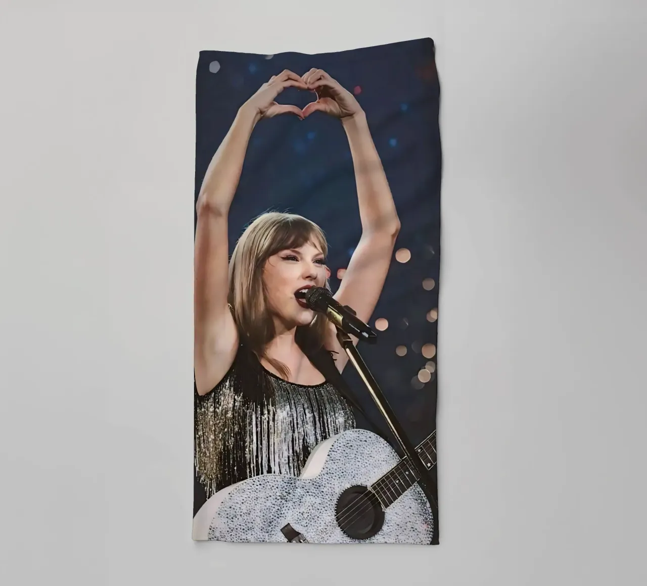 Taylor Swift asciugamano da bagno da Musdadad Shop