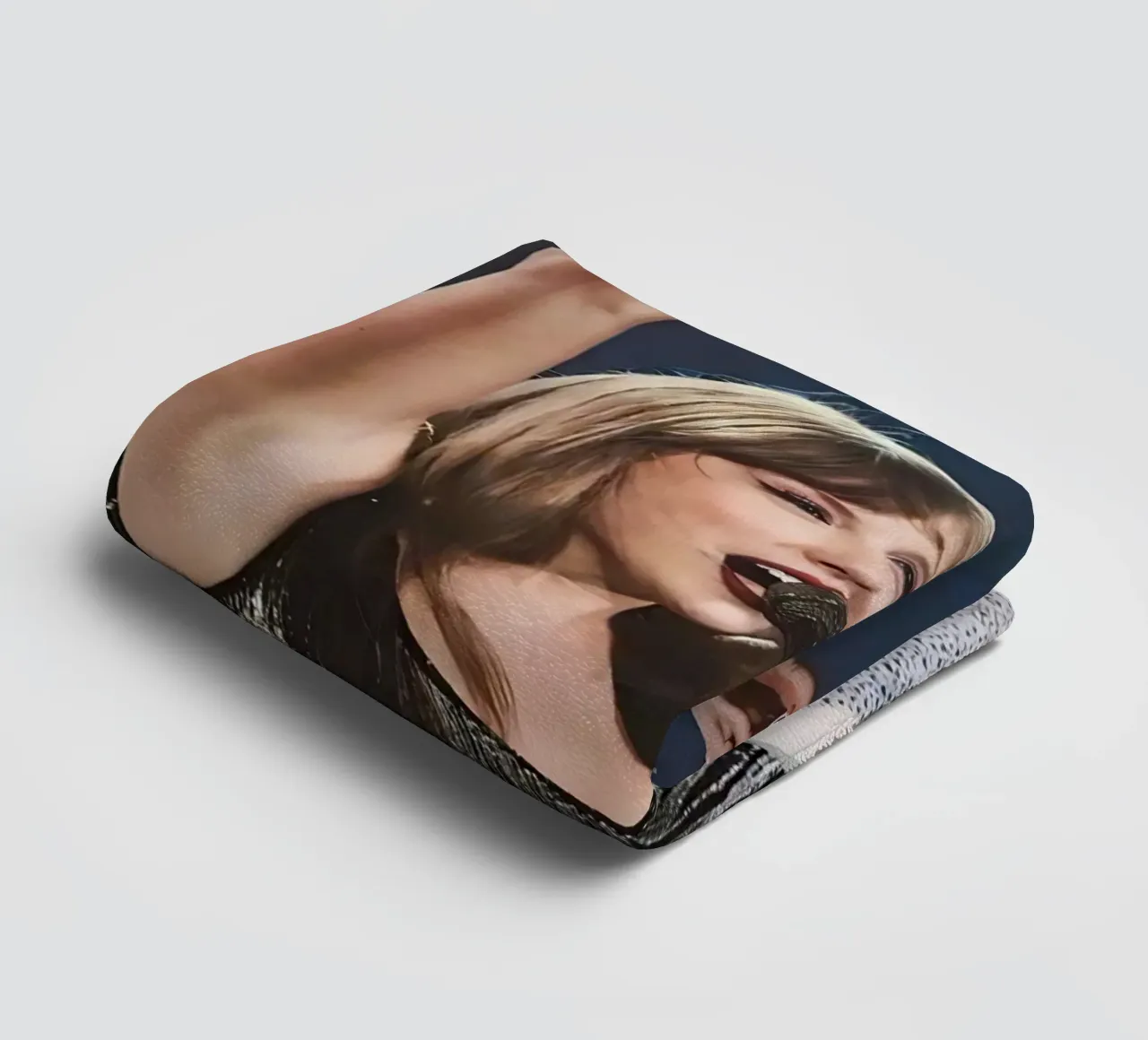 Taylor Swift asciugamano da bagno da Musdadad Shop
