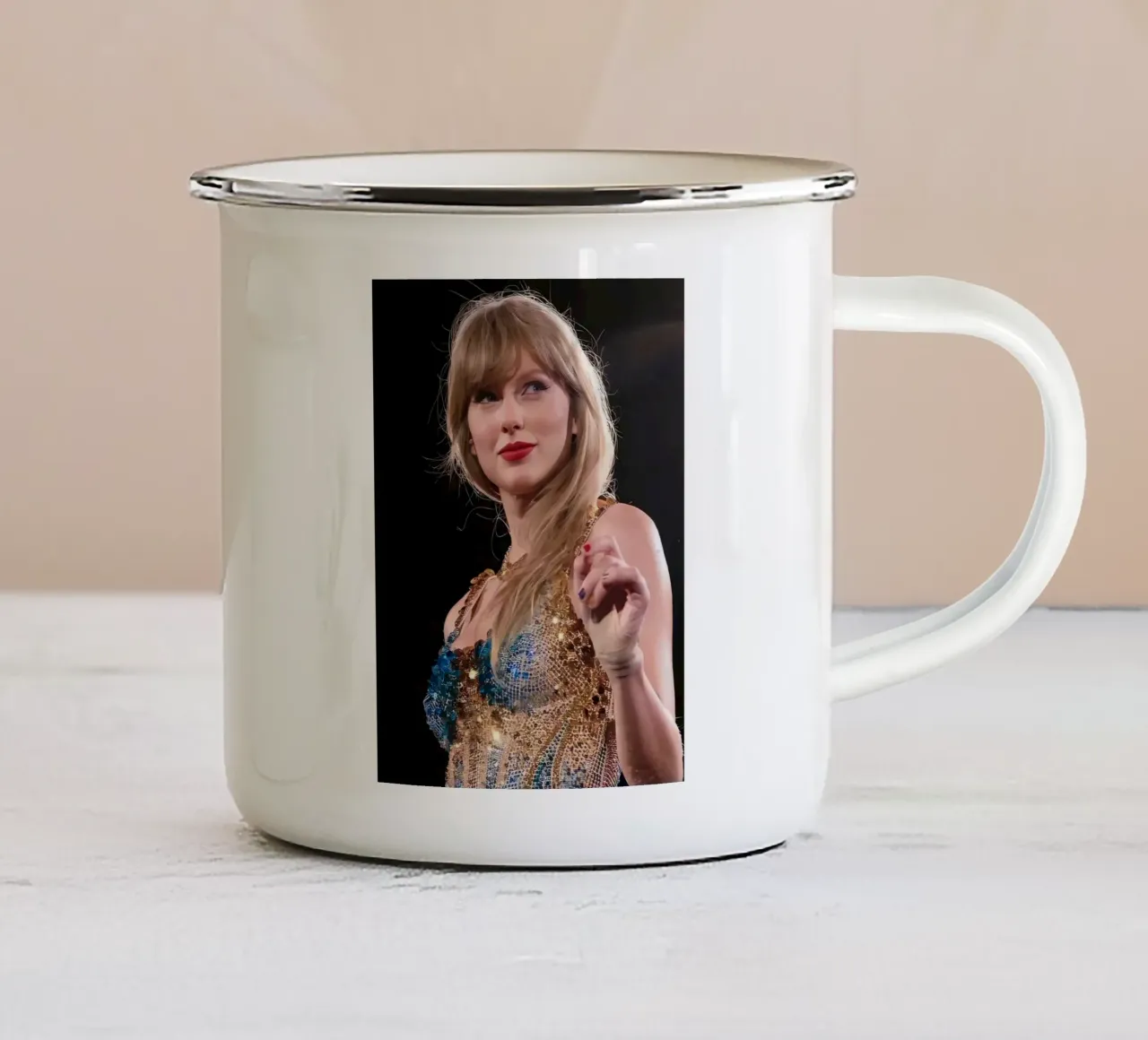 Taylor Swift tazza in smalto da Musdadad Shop