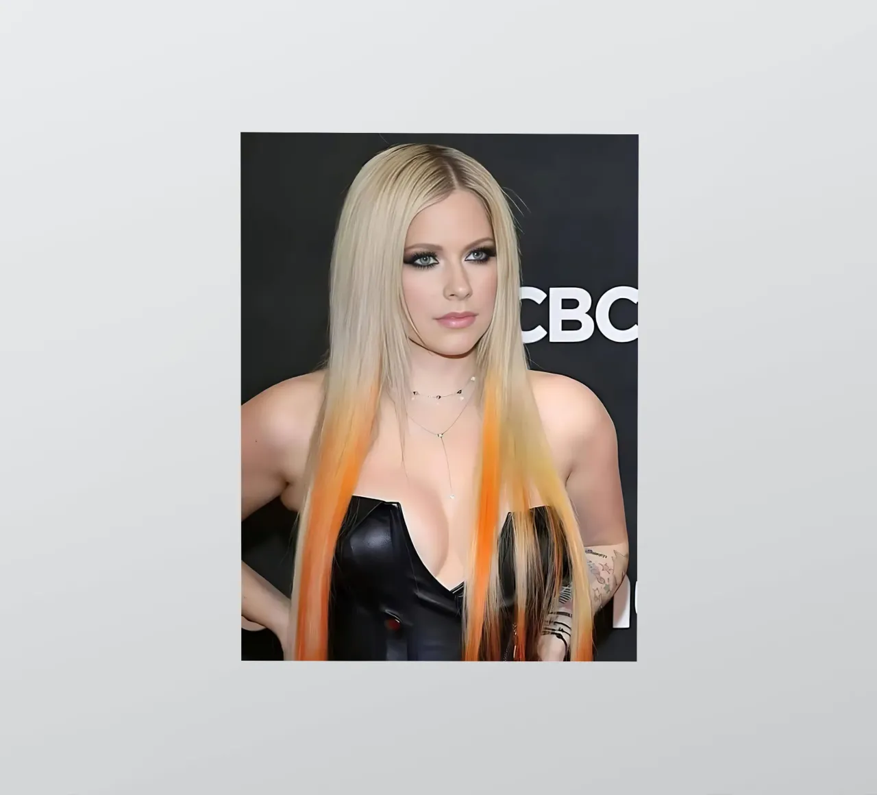 Avril Lavigne adesivo da Musadad Shop