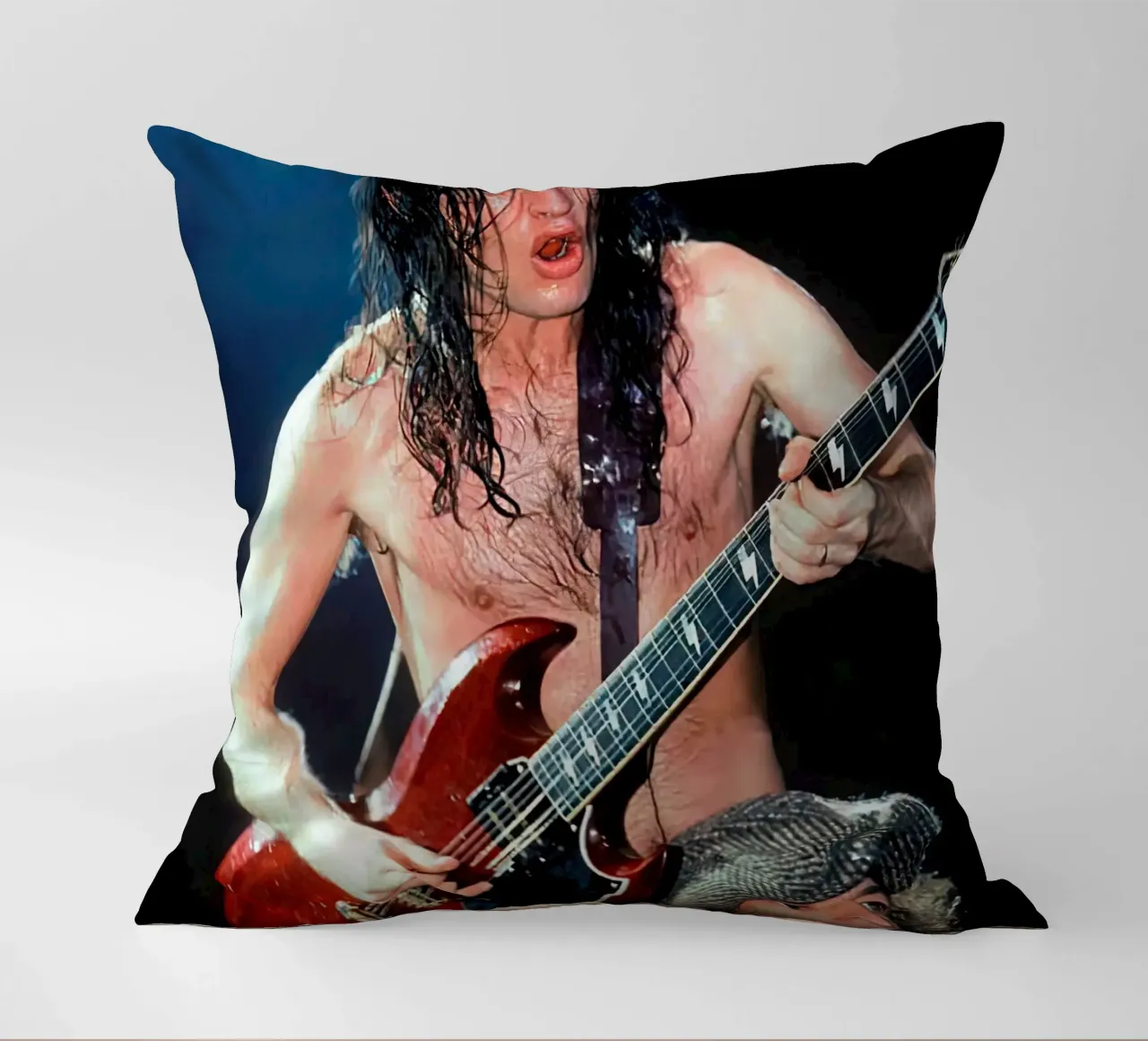 Angus Young ACDC cuscino da Musadad Shop