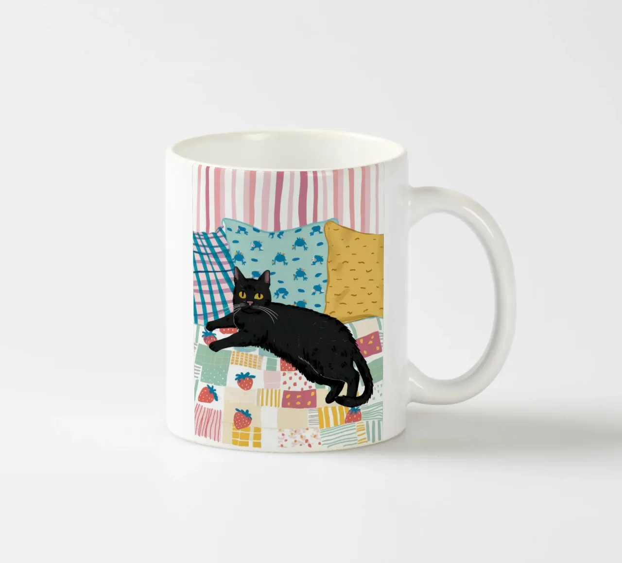Il divano del gatto nero tazza in ceramica da Flock Reverie