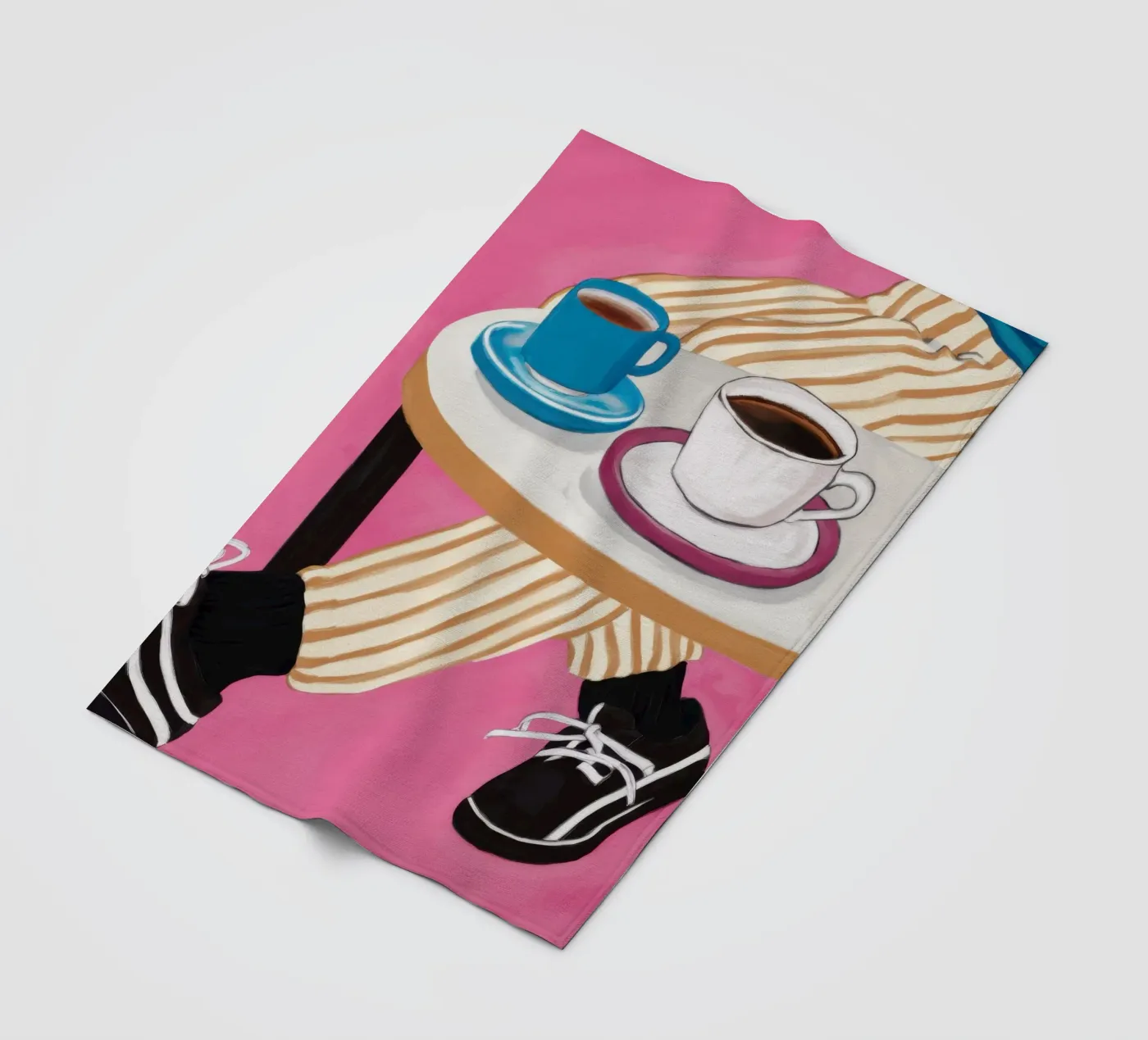 Cafe Table Perspective Fleecedecke von Veil Maya