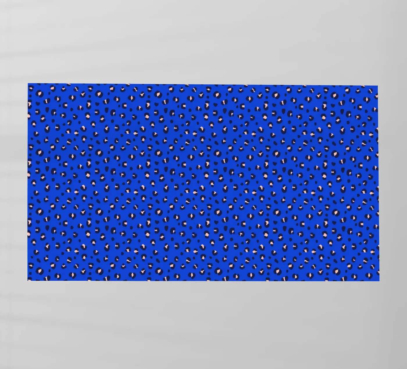 Leo Pattern backlit film by Maren Gross