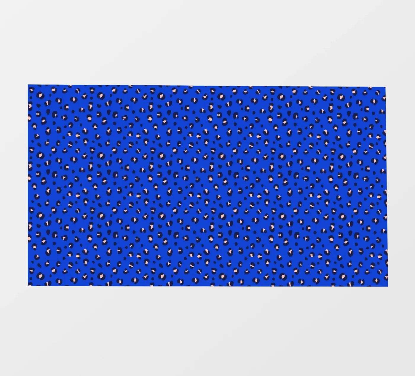 Leo Pattern backlit film by Maren Gross