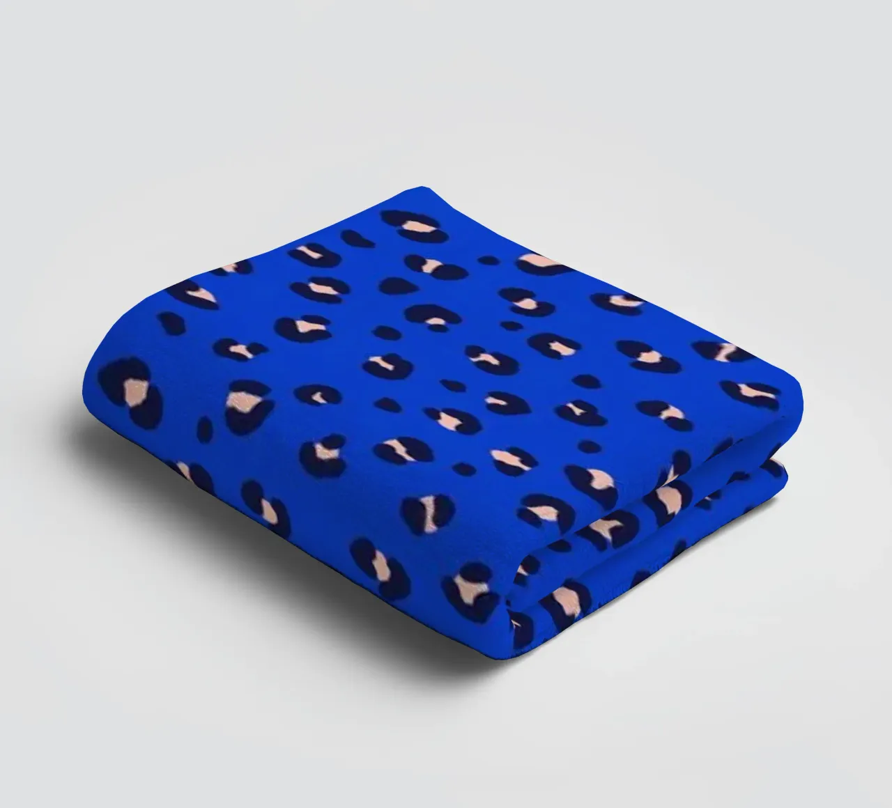 Leo Pattern towel by Maren Gross