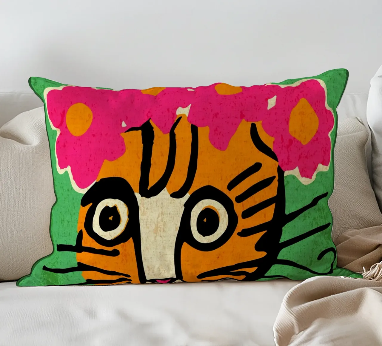 Gatto con corona di fiori cuscino da Drew Studio