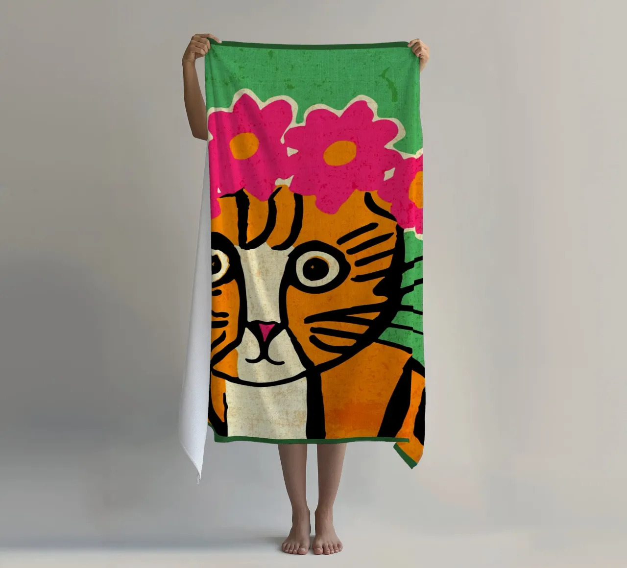 Gatto con corona di fiori telo mare da Drew Studio