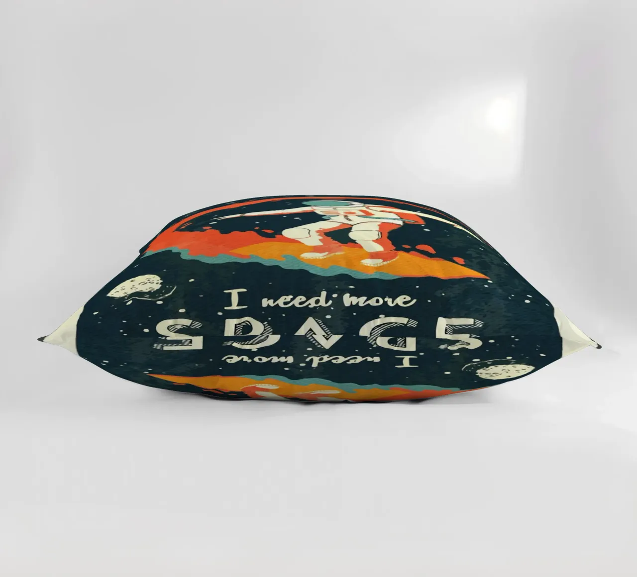 Surfer Vintage spazio retrò cuscino da Drew Studio