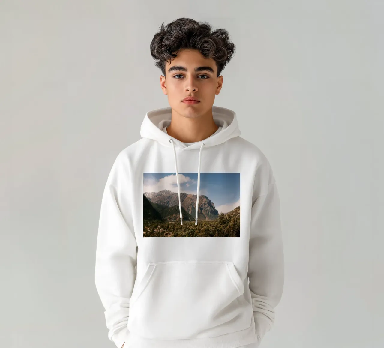 Majestic Silence – The Himalayas Unseen felpa con cappuccio da FujiPrints