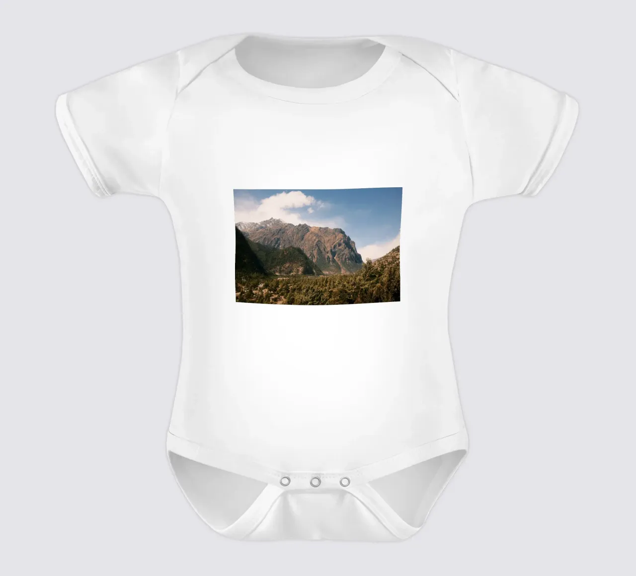 Majestic Silence – The Himalayas Unseen body neonato maniche corte da FujiPrints