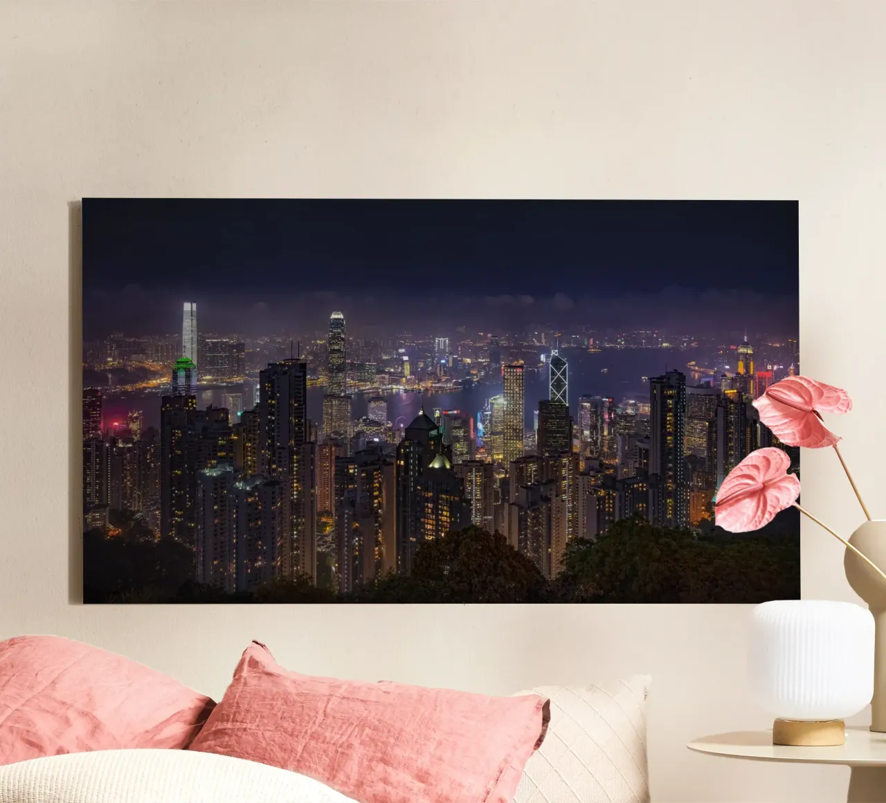 Hongkong bei Nacht Leinwand mit Schattenfugenrahmen von thetraveller