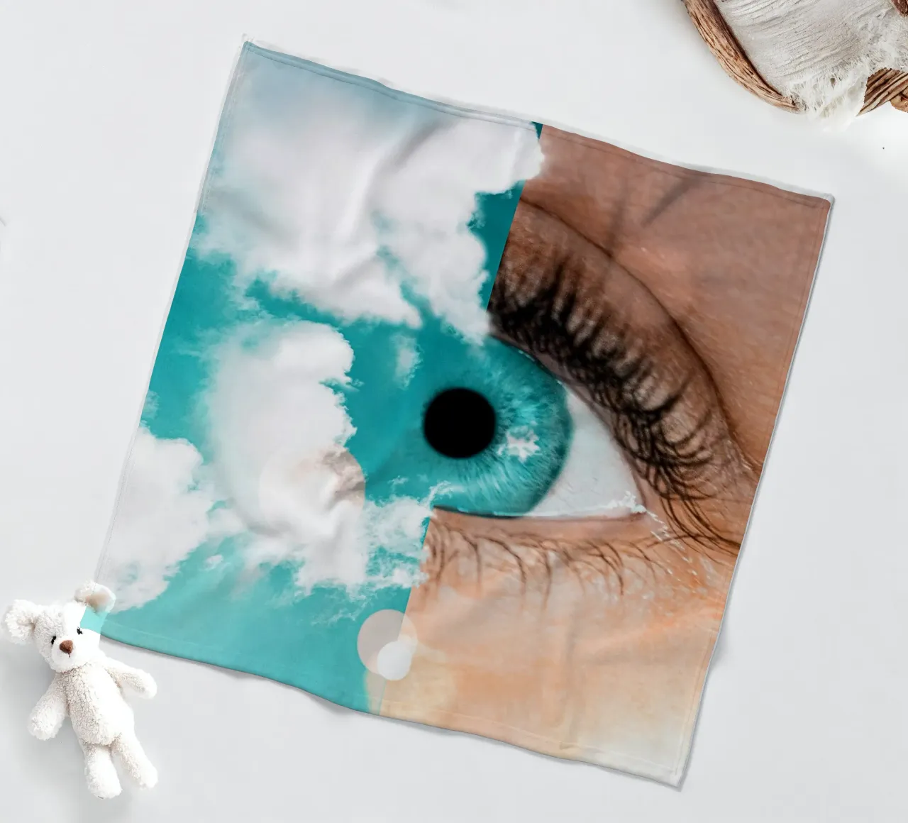 Skeye fleece blanket by mofartmonica