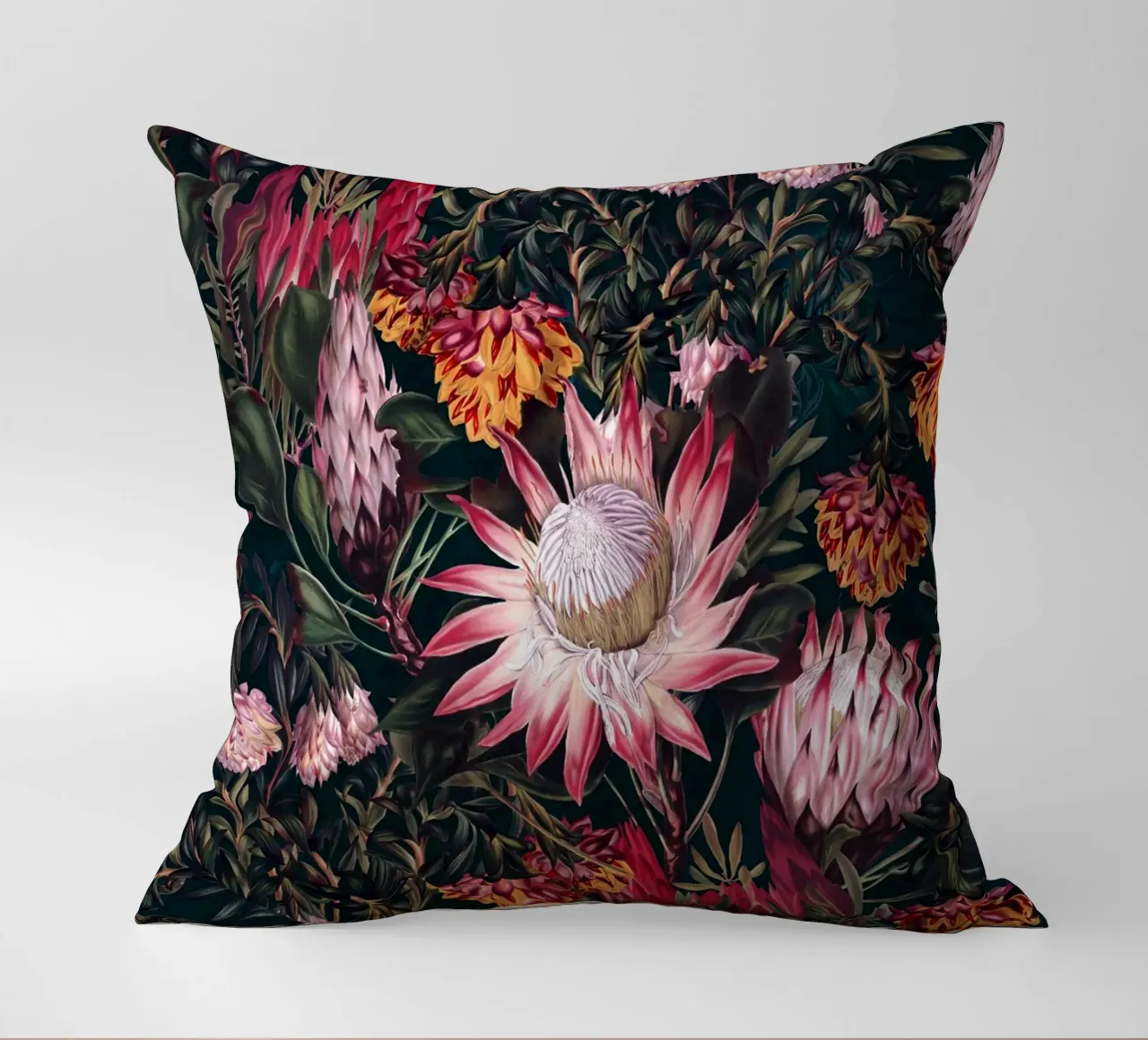 Protea Floral-Night Pattern II cuscino da burcukorkmazyurek