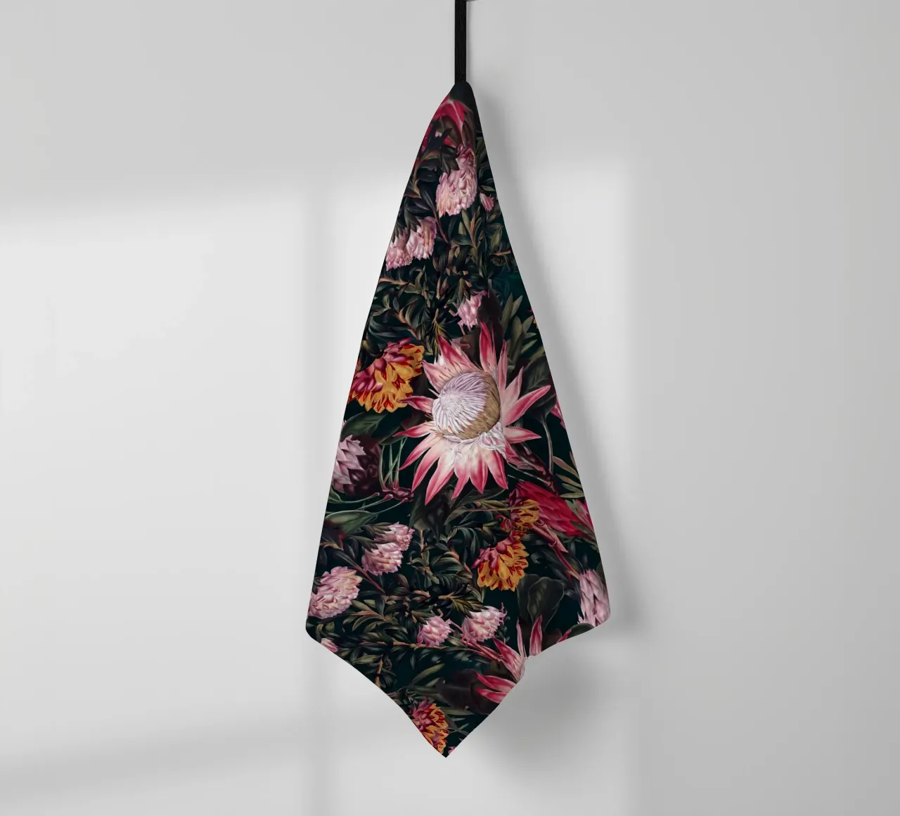 Protea Floral-Night Pattern II torchon de burcukorkmazyurek