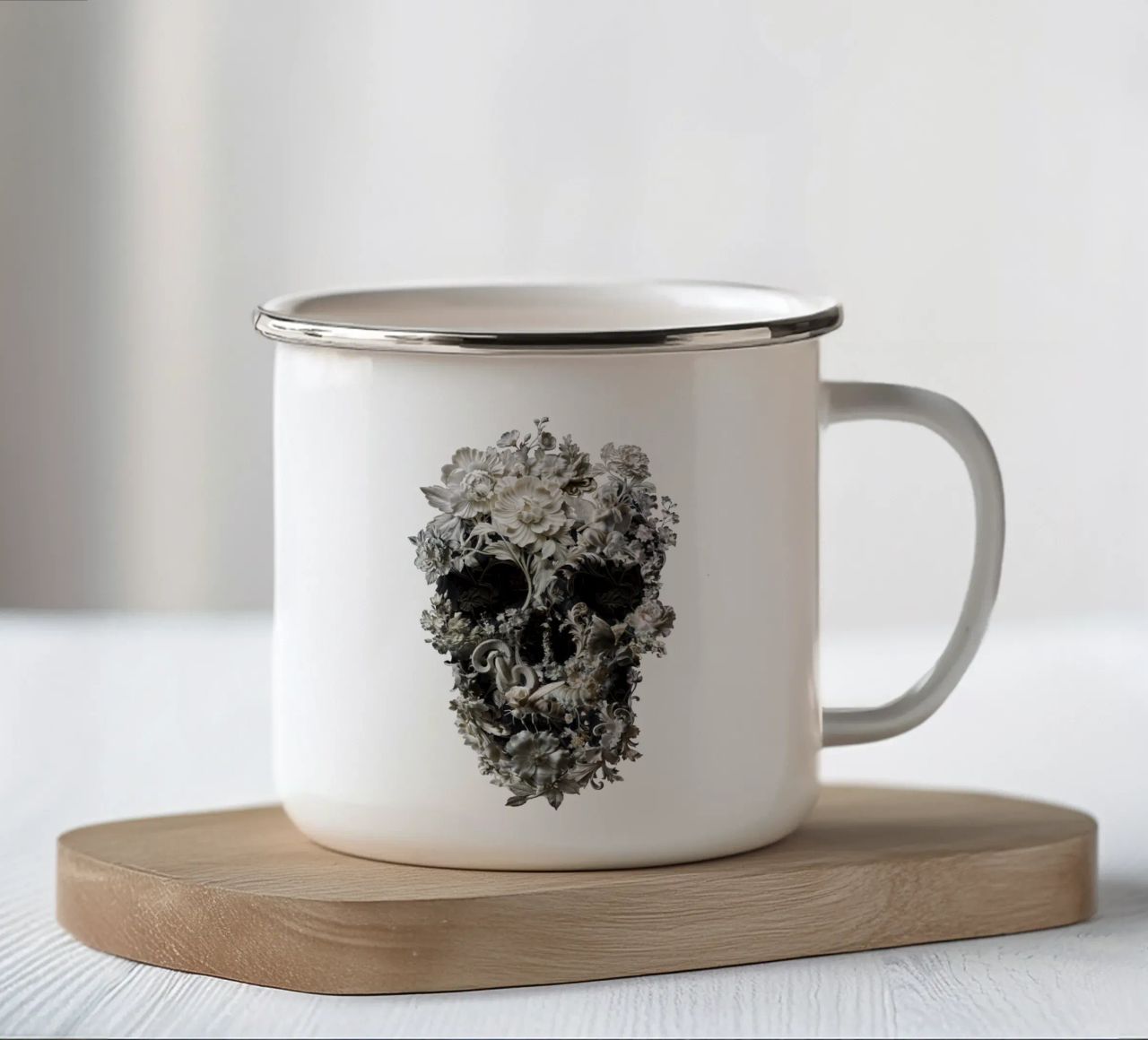 Teschio floreale in marmo tazza in smalto da Ali Gulec