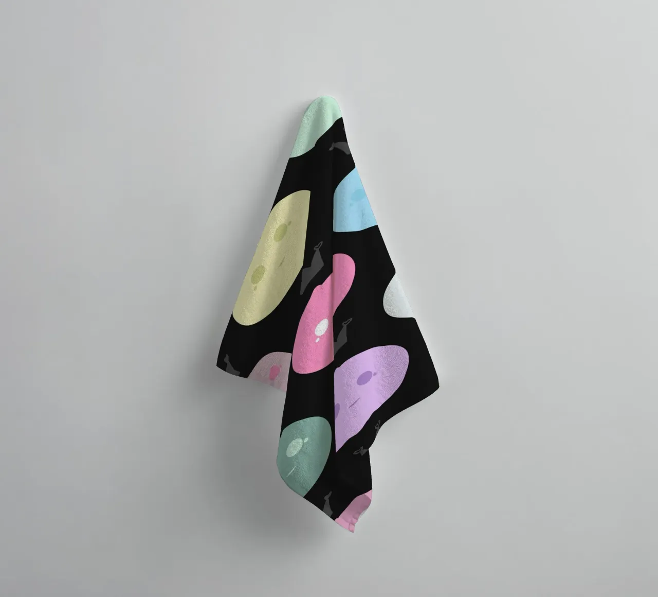 Mochi Queen pattern black background towel by gulsengunel