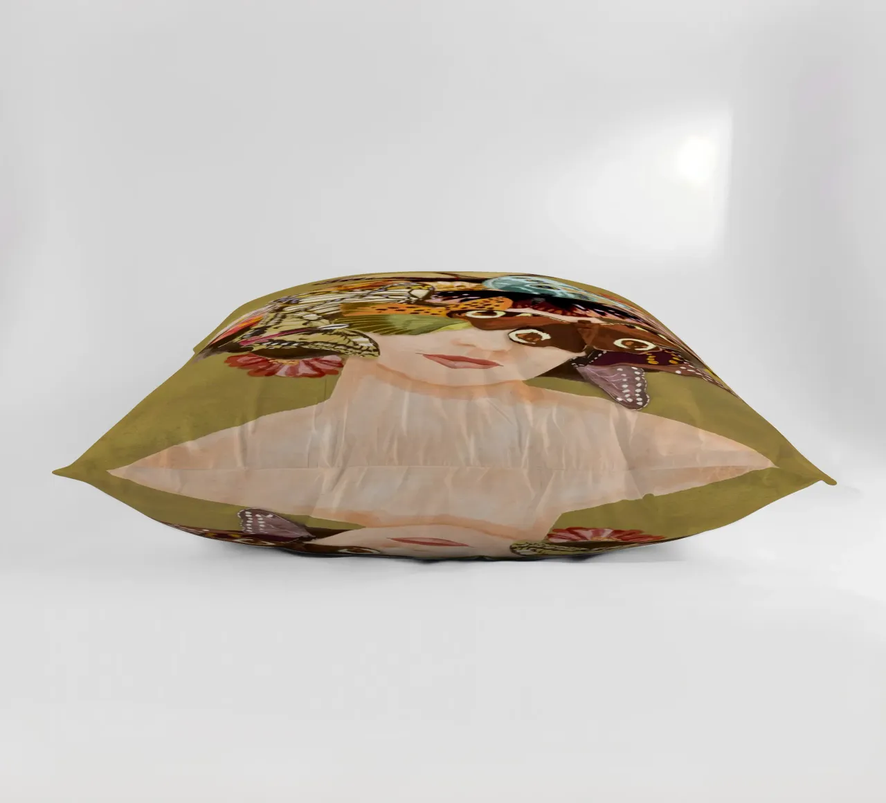 The Right to Beauty decorative cushion by Goed Blauw