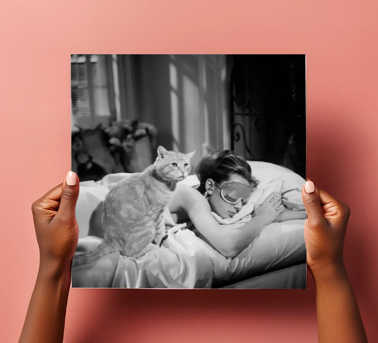 Audrey dorme con un animale foglio adesivo da glover studio
