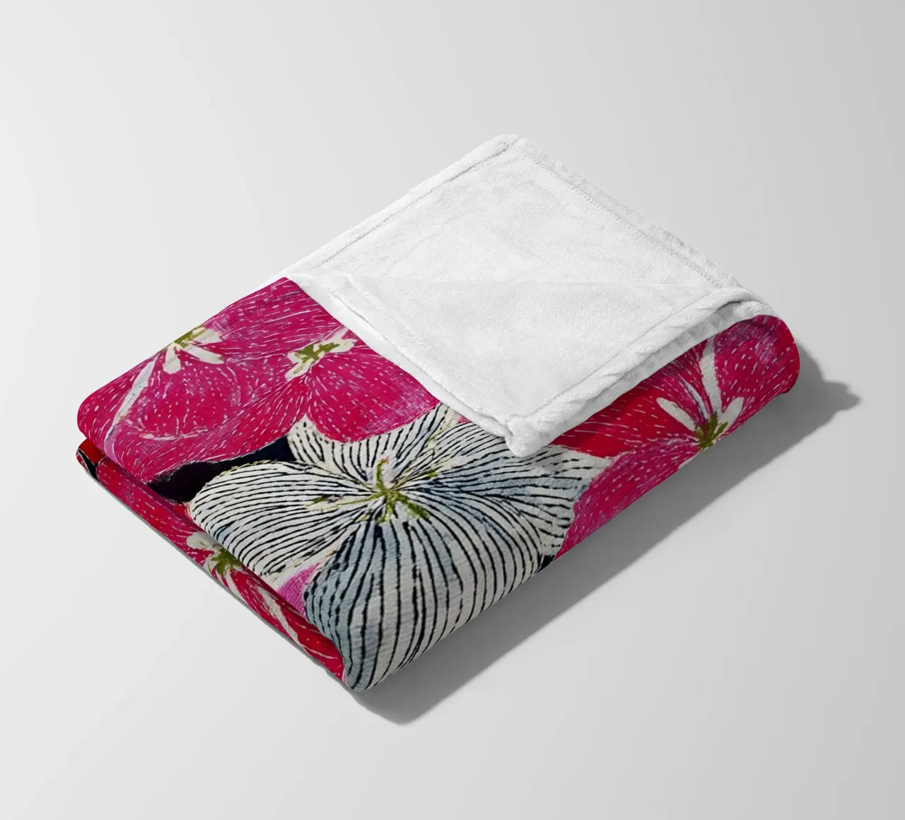 Delicate Flowers Fleecedecke von Sunflower Soul Studio