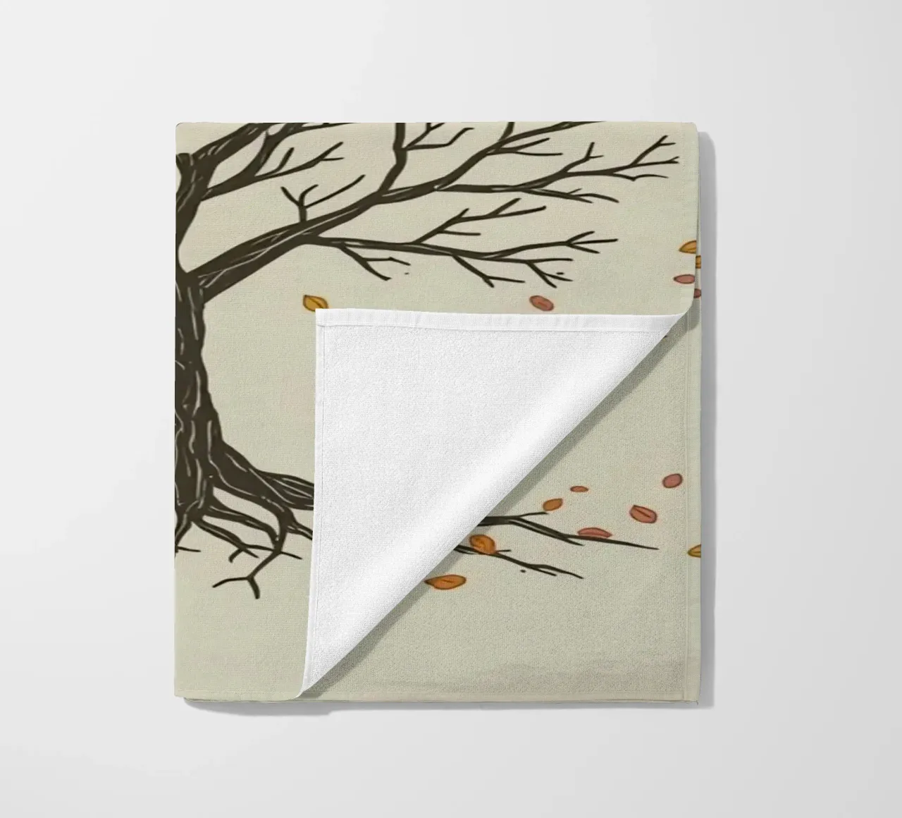 Un albero autunnale con foglie cadenti cattura le transizioni stagionali telo mare da DesignDoodle