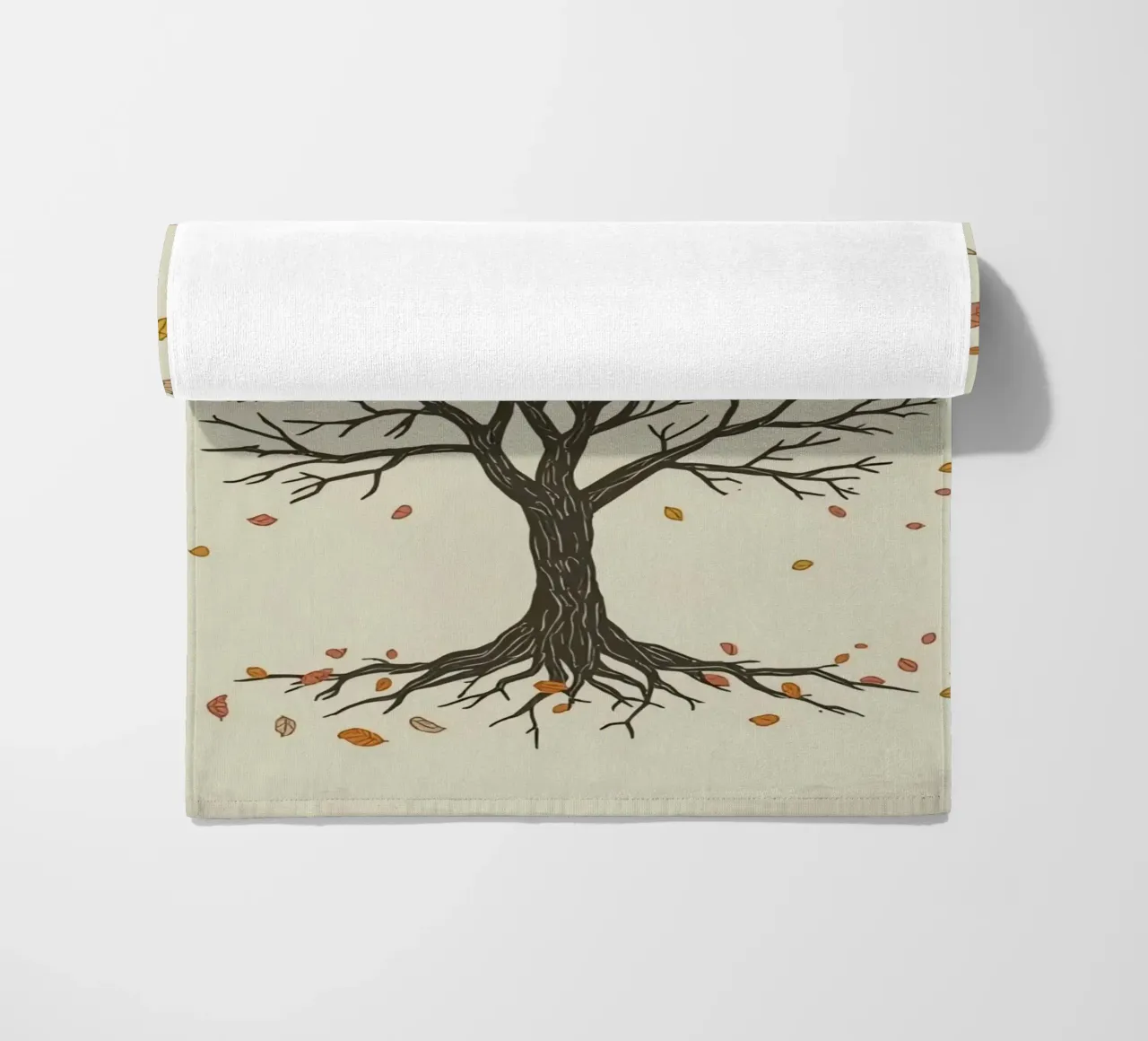 Un albero autunnale con foglie cadenti cattura le transizioni stagionali telo mare da DesignDoodle
