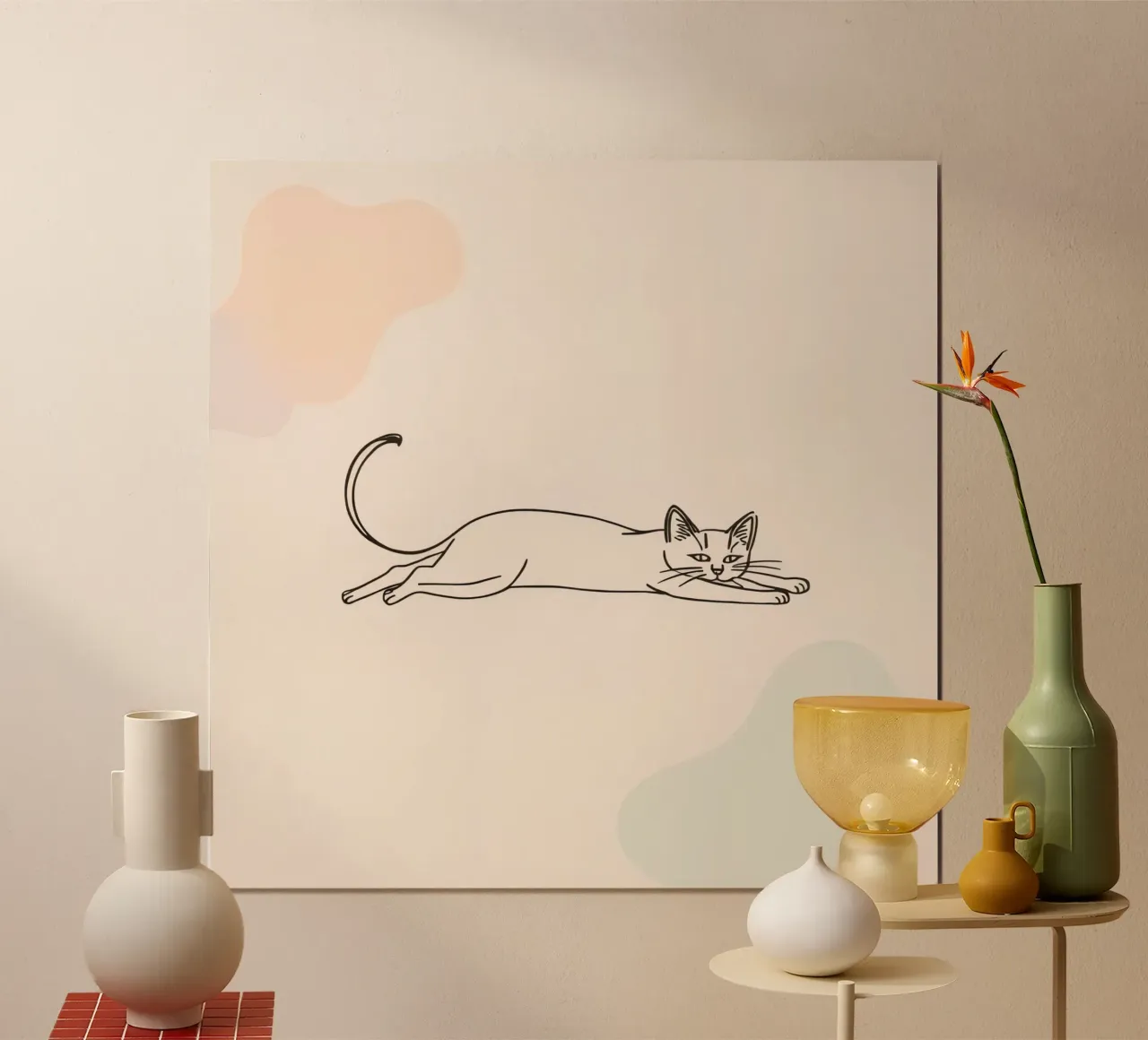 Gatto che si stiracchia in una posa rilassata su uno sfondo chiaro poster da DesignDoodle