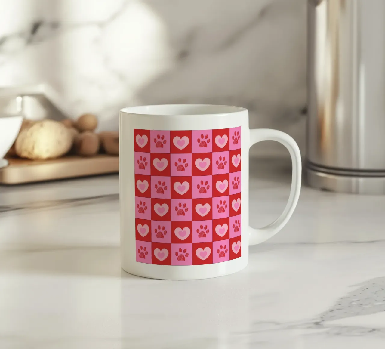 Motivo a quadri con cuori rosa e rossi e impronte di zampe II tazza in ceramica da gulsengunel