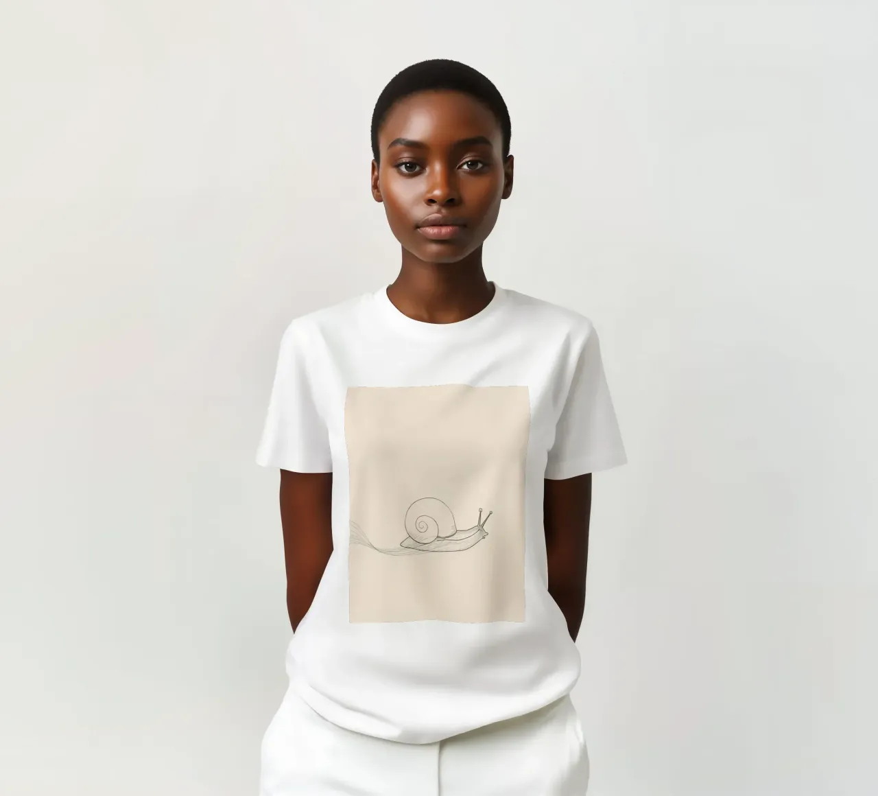 La lumaca scivola leggiadra su una superficie liscia t-shirt da DesignDoodle