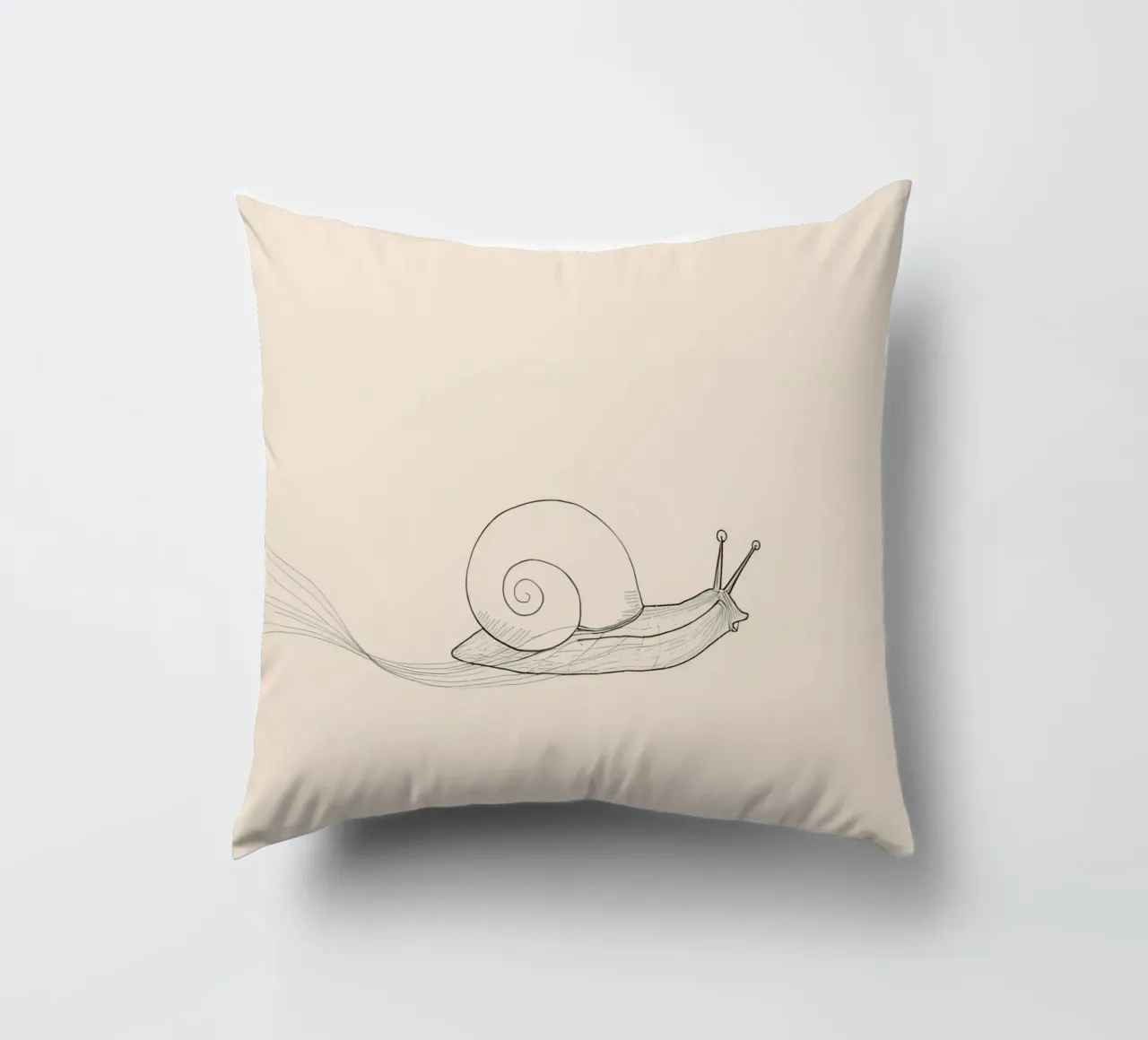 La lumaca scivola leggiadra su una superficie liscia cuscino da DesignDoodle