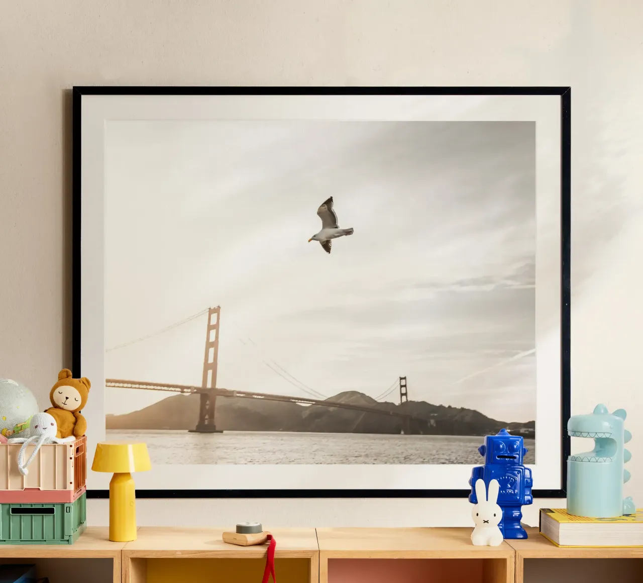 Visione del Golden Gate, San Francisco poster con telaio in alluminio da Wanderlust Vibes