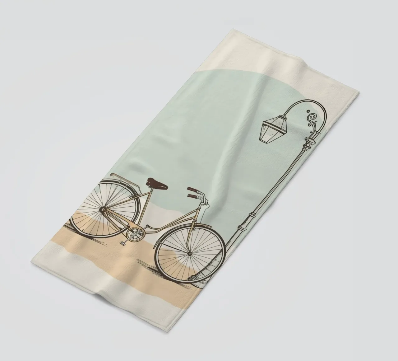 Vélo classique garé près d'un lampadaire ancien serviette de plage de DesignDoodle