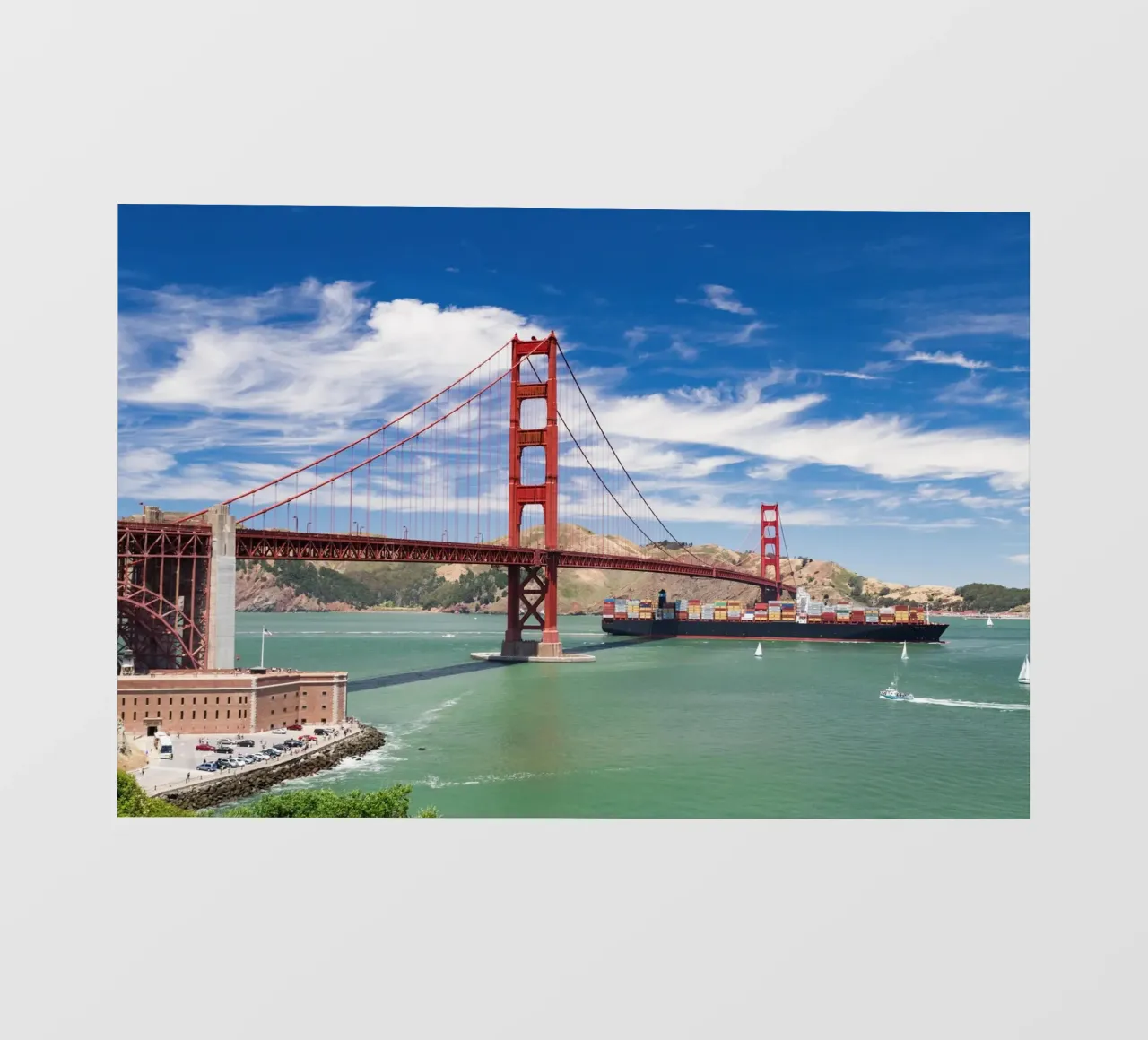 Golden Gate e nave container, San Francisco, USA telo in pvc da Wanderlust Vibes