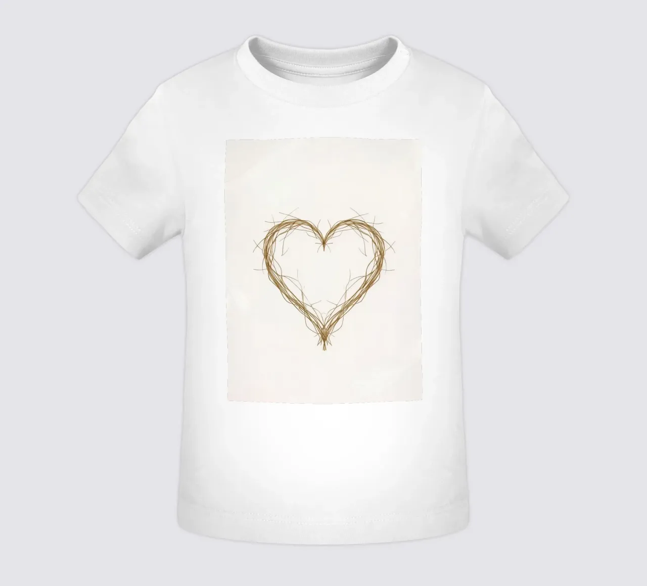 Herzform mit natürlichen Zweigen hergestellt Baby T-Shirt von DesignDoodle