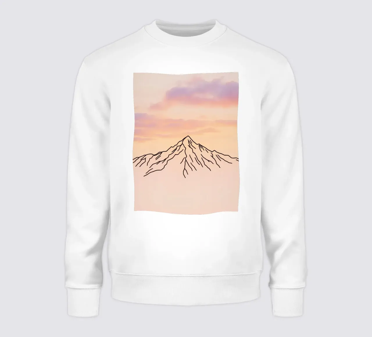 Silhouette di montagna contro un cielo pastello all'alba felpa da DesignDoodle