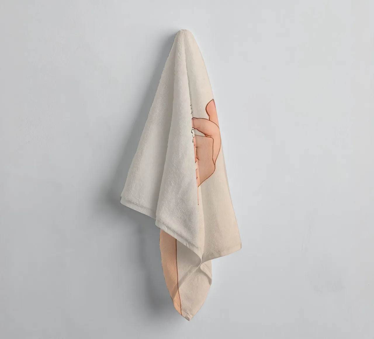 Mano che tiene un fiore delicato su uno sfondo chiaro asciugamano da bagno da DesignDoodle