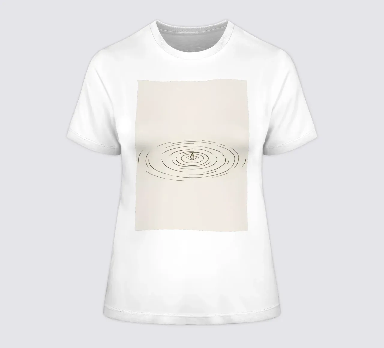 Ondulations dans une eau calme créées par une seule goutte d'eau t-shirt ajusté pour femmes de DesignDoodle