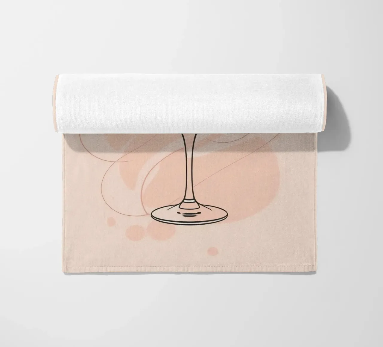 Elegante bicchiere di vino rosso su uno sfondo semplice telo mare da DesignDoodle
