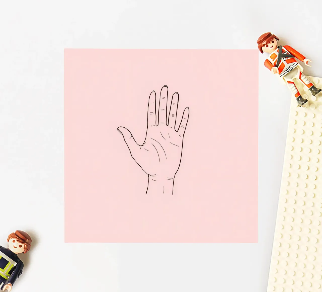 Ilustración de un gesto con la mano sobre un fondo rosa suave pegatina de DesignDoodle
