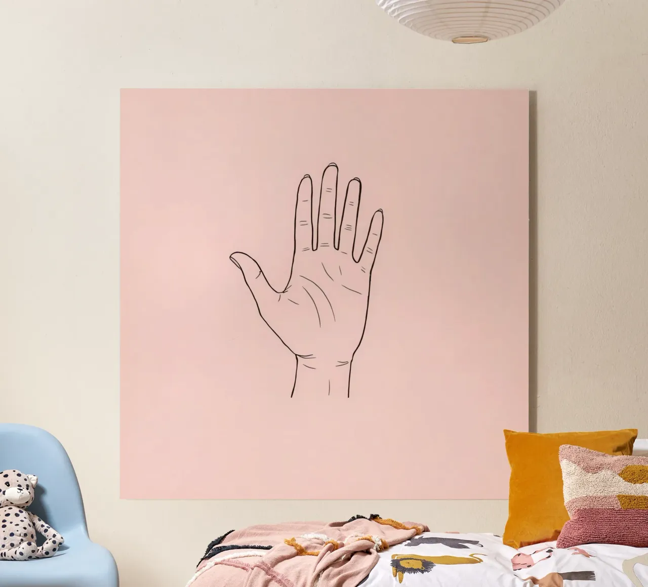 Ilustración de un gesto con la mano sobre un fondo rosa suave metacrilato de DesignDoodle