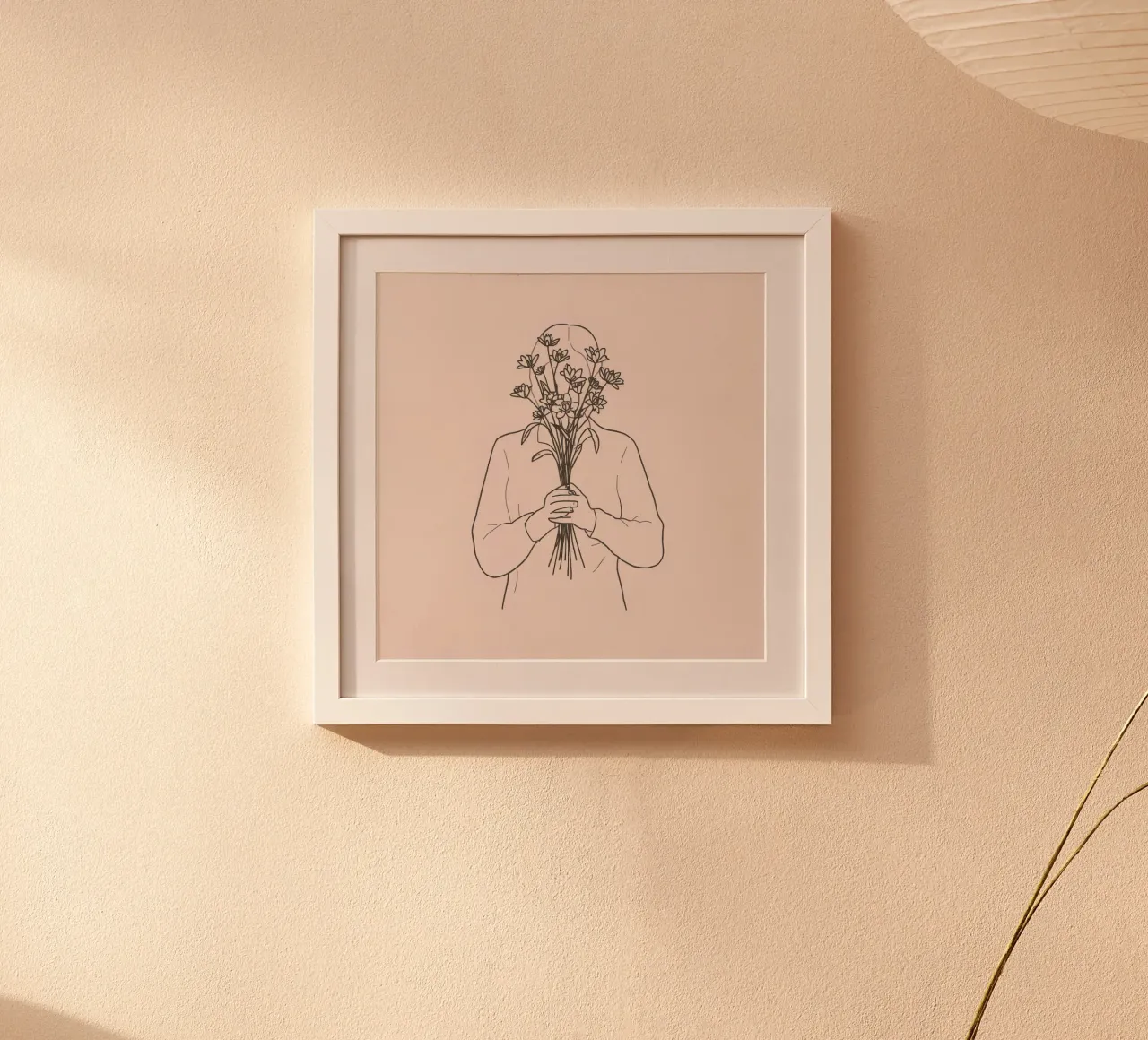 donna che tiene in mano un mazzo di fiori nascondendo il proprio volto carta hahnemühle da DesignDoodle
