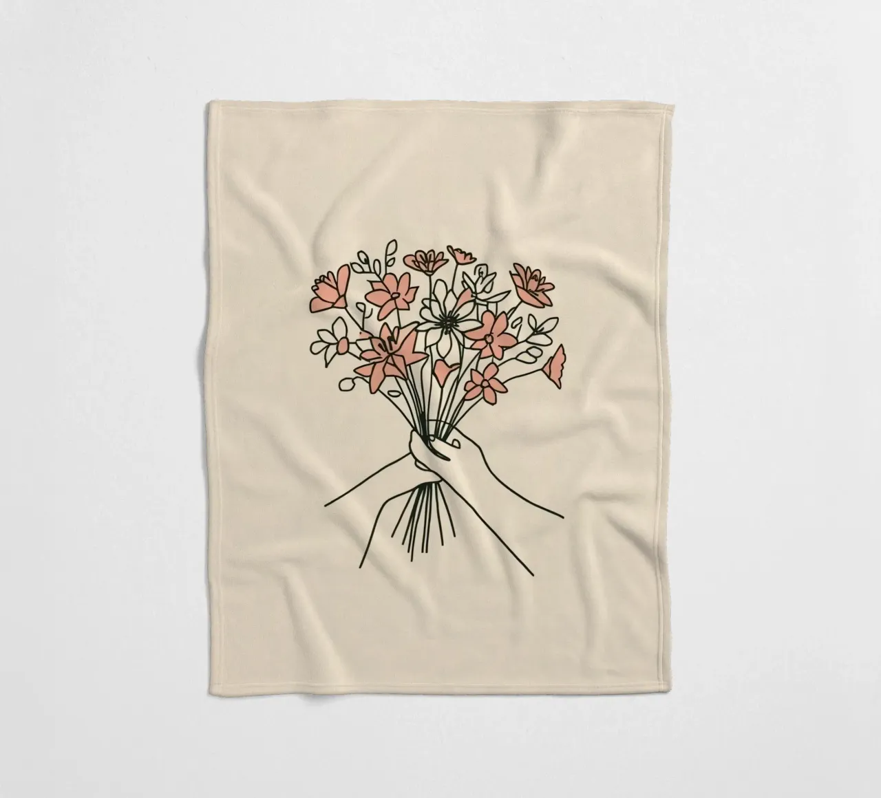 Mani che tengono un bouquet di fiori coperta in pile da DesignDoodle