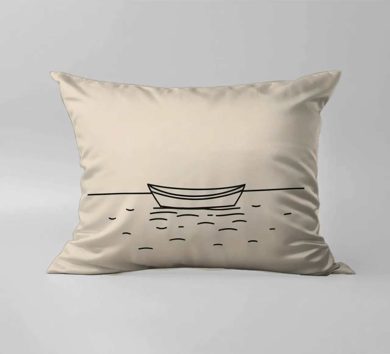 Una semplice barca che galleggia tranquillamente su acque calme all'alba cuscino da DesignDoodle