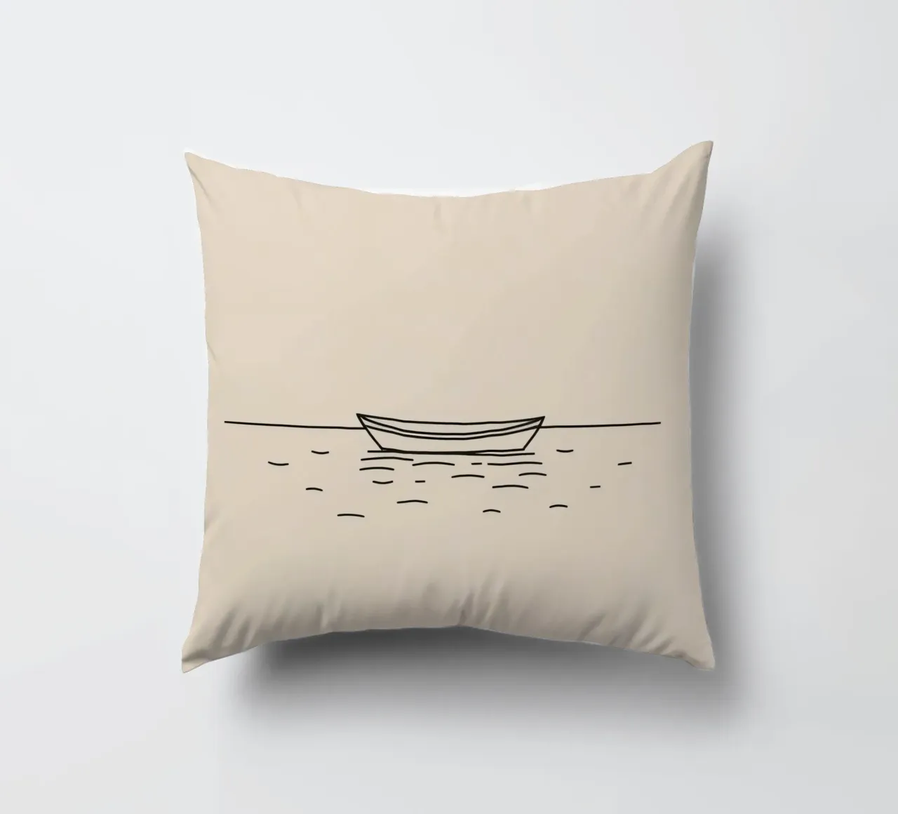 Una semplice barca che galleggia tranquillamente su acque calme all'alba cuscino da DesignDoodle