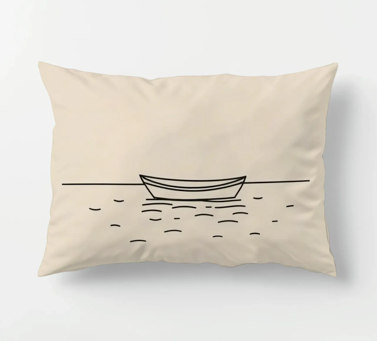 Una semplice barca che galleggia tranquillamente su acque calme all'alba cuscino da DesignDoodle