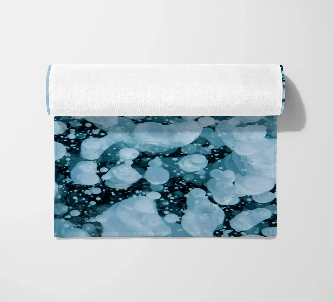 bolle di ghiaccio telo mare da Earthly Visions